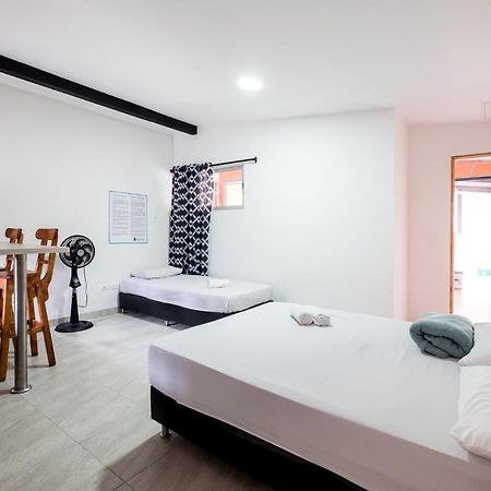 Medellin Backpacker Hostel Экстерьер фото