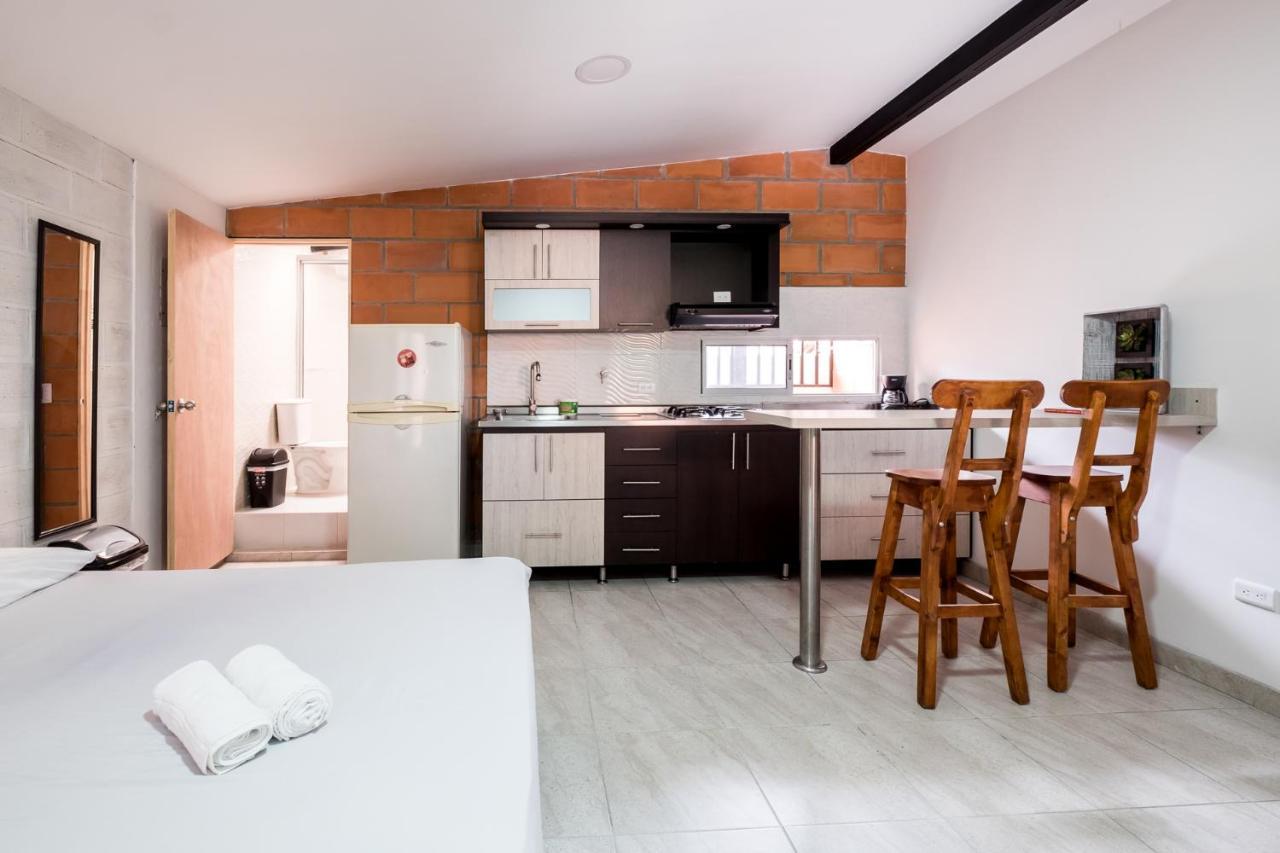Medellin Backpacker Hostel Экстерьер фото