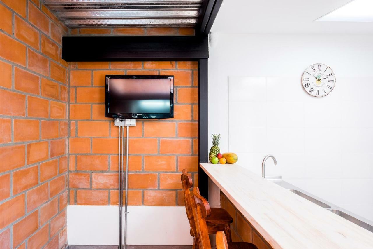 Medellin Backpacker Hostel Экстерьер фото