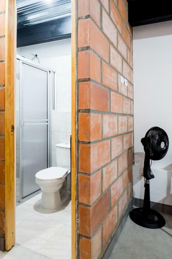 Medellin Backpacker Hostel Экстерьер фото
